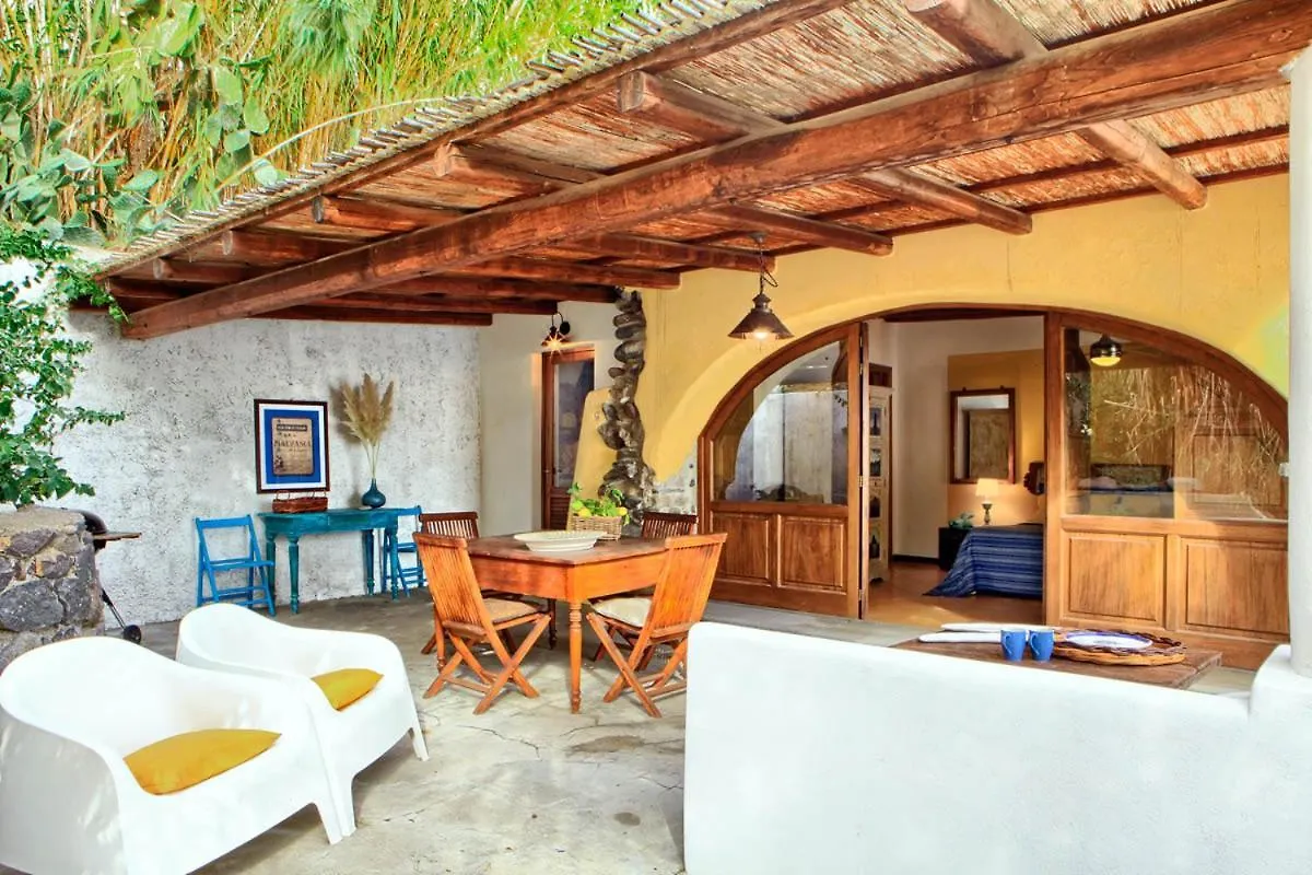 Tatil Evi Case Sulla Spiaggia Di Santa Marina Salina İtalya